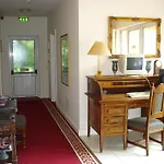 Ashlee Lodge
